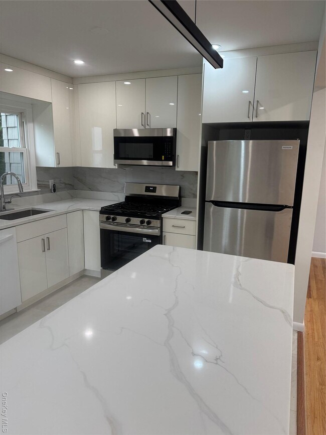 Foto del edificio - 9 Walnut Ln