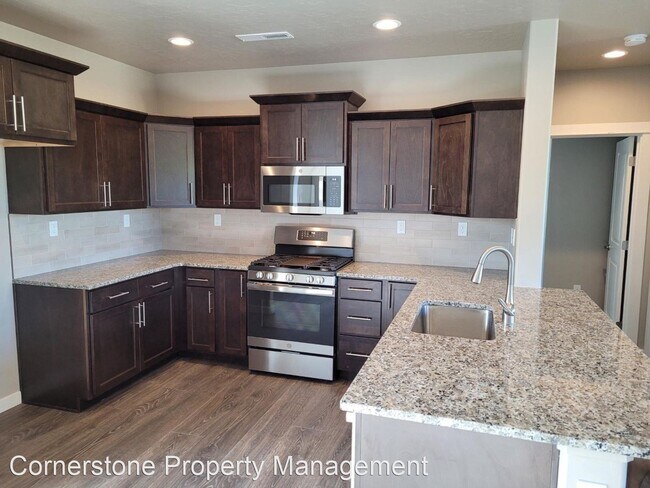 Foto del edificio - 3 br, 2.5 bath House - 473 W. Contender