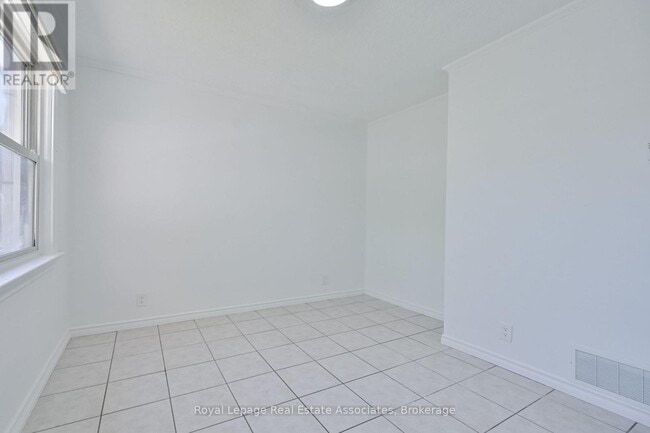 Building Photo - 20 East Dr