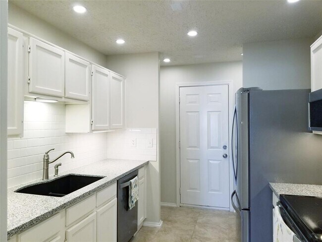 Foto del edificio - 3722 Westmeadow Dr