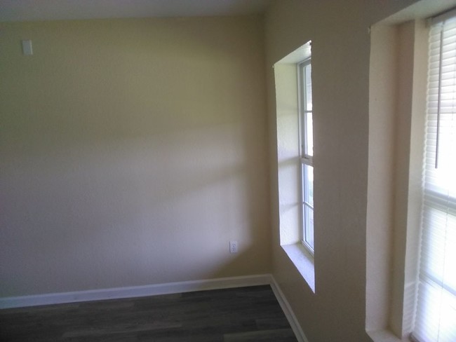 Building Photo - 7761 Highway 11 W Unit 2