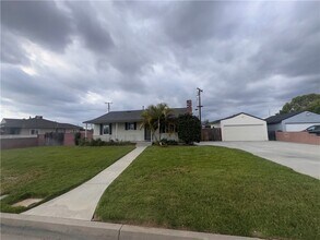 Building Photo - 2233 W Havenbrook St