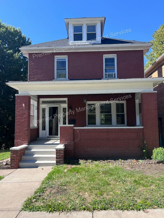 Primary Photo - 343 Locust St