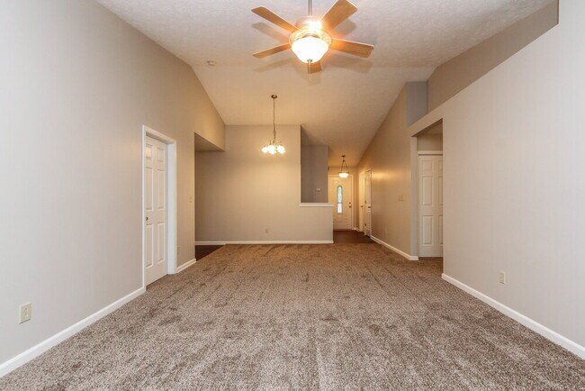 Foto del edificio - 1327 Grand Canyon Cir