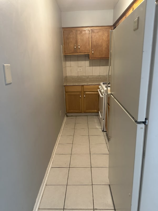 Building Photo - 3110 W 59th St