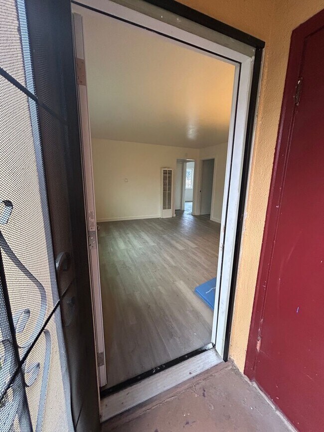 Foto del edificio - 2324 92nd Ave