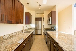 Building Photo - 1076 Miramar St