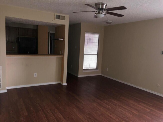 Foto del edificio - 9809 Walnut St