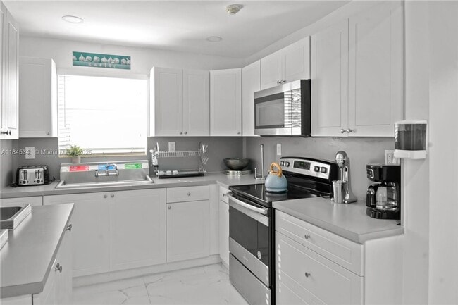 Foto del edificio - 1310 SW 76th Ave