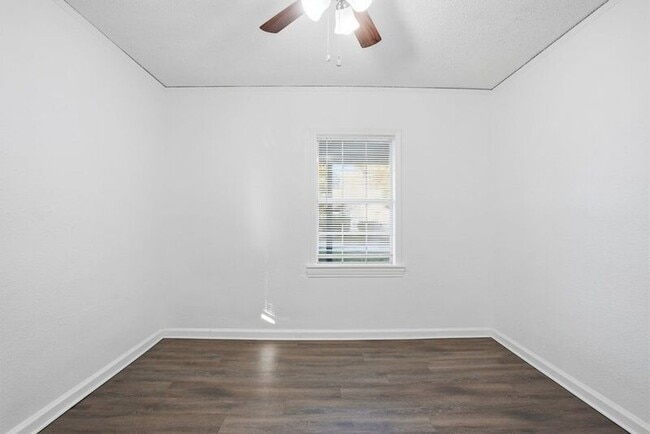 Foto del edificio - 1539 N Denver Ave