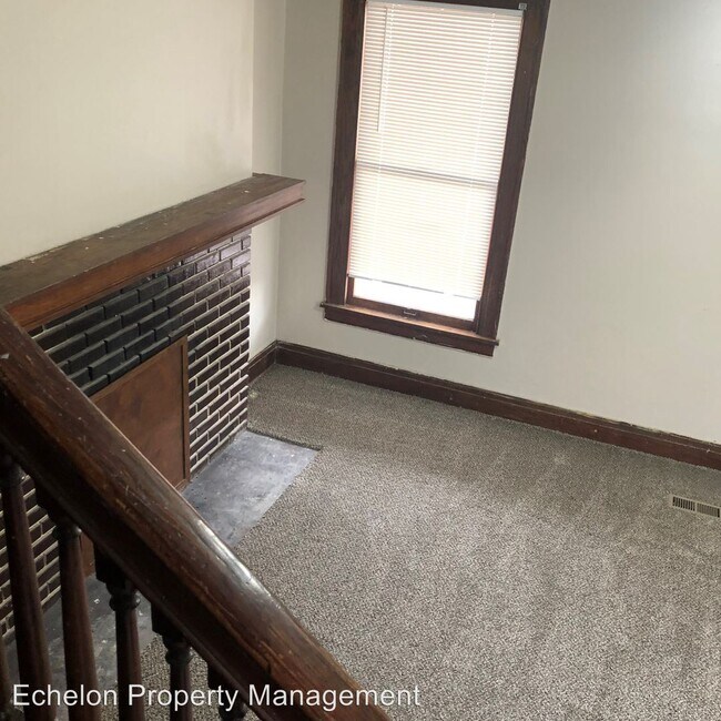 Building Photo - 300-302 Miami St