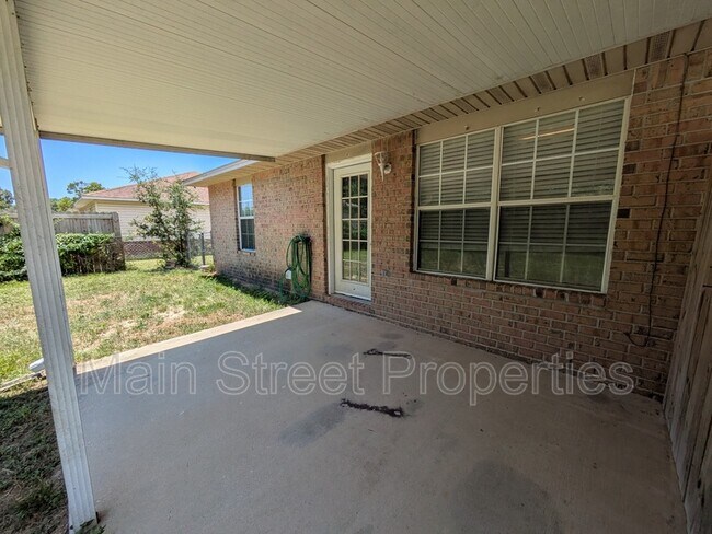 Foto del edificio - 3359 Green Briar Cir