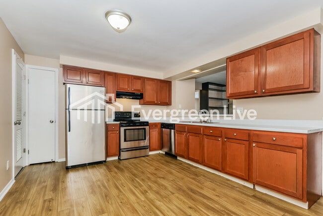Building Photo - 5219 Robinview Ct