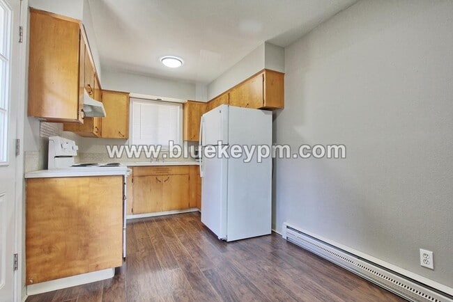 Building Photo - 608 E 16th St