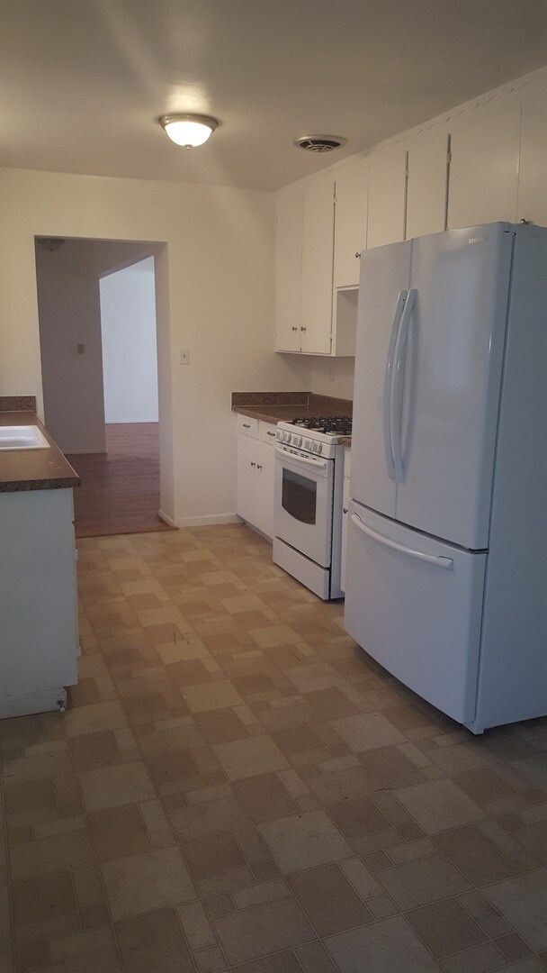Foto del edificio - COMING SOON!!! Updated home with easy freeway access