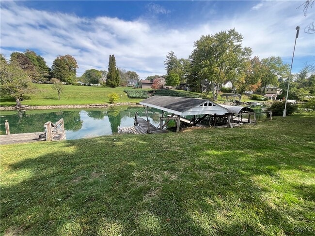 Foto del edificio - 91 Pulsifer Dr