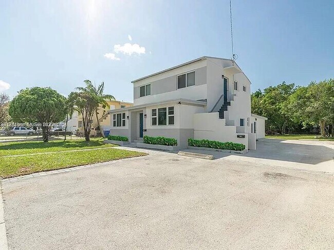 Foto del edificio - 3030 NW 16th St