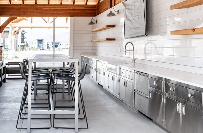 Building Photo - Klein Huis at Turner Mill