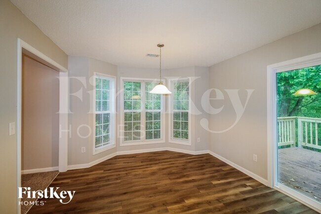 Foto del edificio - 5354 Crown Oaks Dr