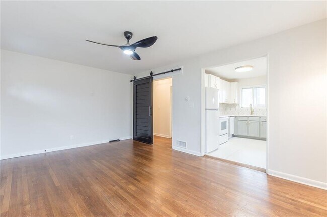 Foto del edificio - 3366 Colville Ave