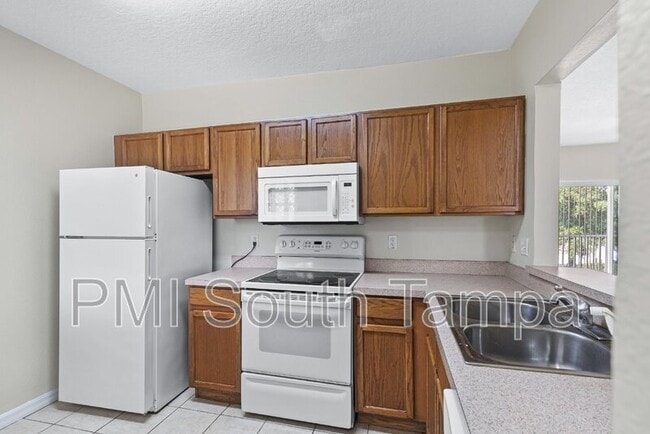 Building Photo - 6007 Skydale Way