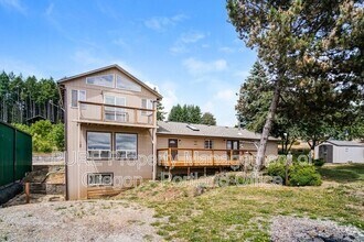 Building Photo - 14235 SW Meeker Terrace