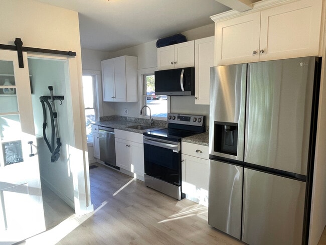 Building Photo - 2 Nickwackett St