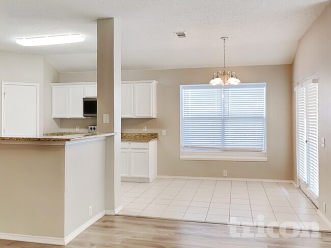 Building Photo - 7005 Bridlewood Dr