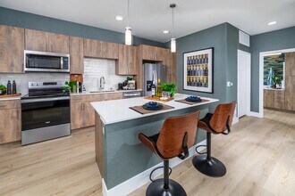 Building Photo - Marlowe Peoria Place