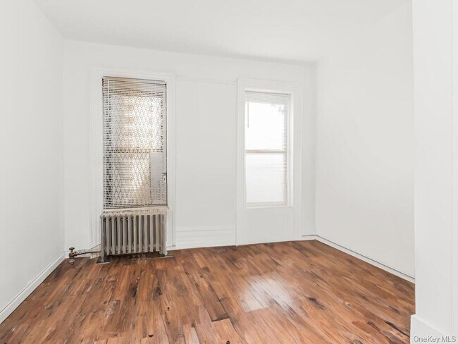 Foto del edificio - 30 Macombs Pl