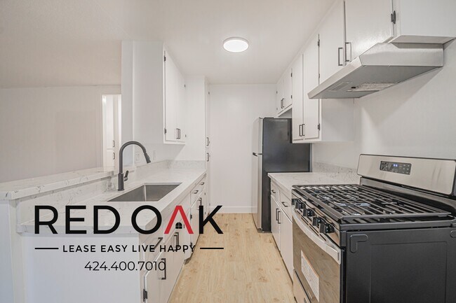 Building Photo - 2244 S Western Ave