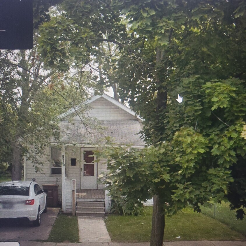Primary Photo - 143 Summit St