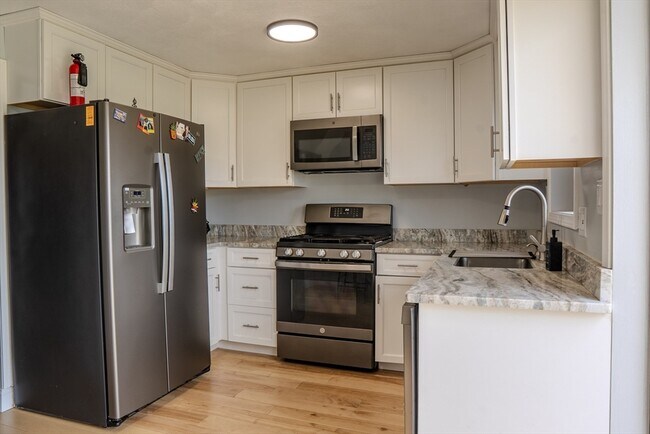 Foto del edificio - 2 Sterling Ln
