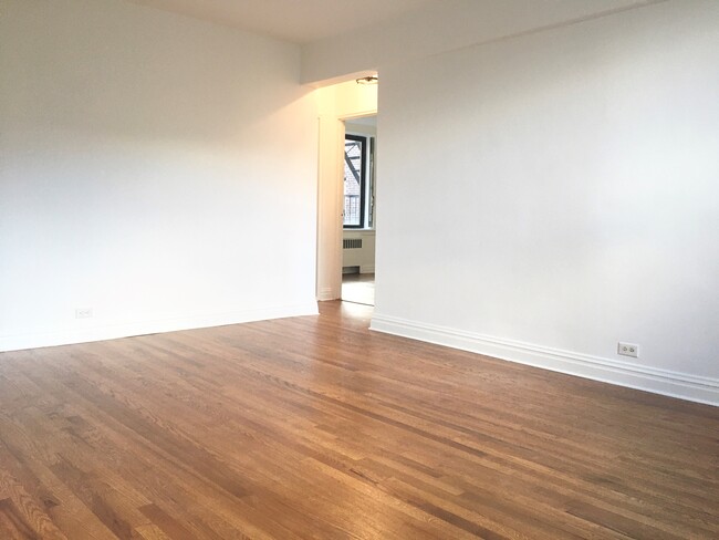Building Photo - Lovely 2 bedroom co-op sublet available