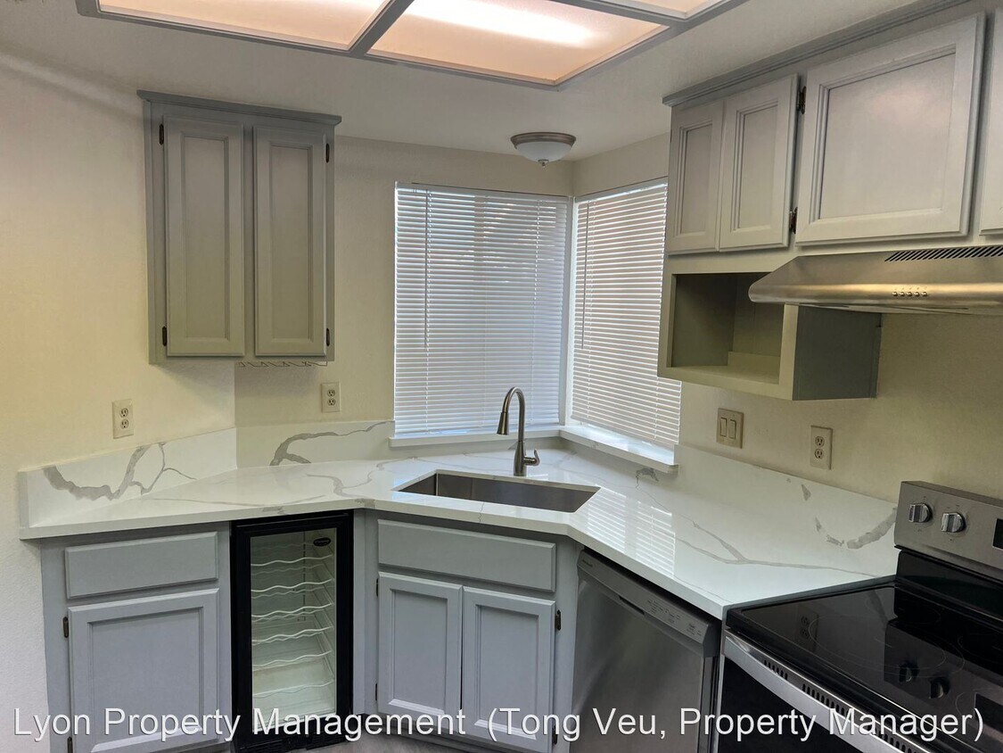 Foto principal - 3 br, 2 bath House - 1894 Bridgecreek Drive