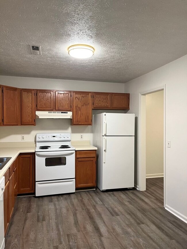 Building Photo - Renovated Home Near Virginia Tech