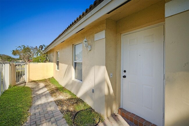 Foto del edificio - 5308 NW 89th Ave
