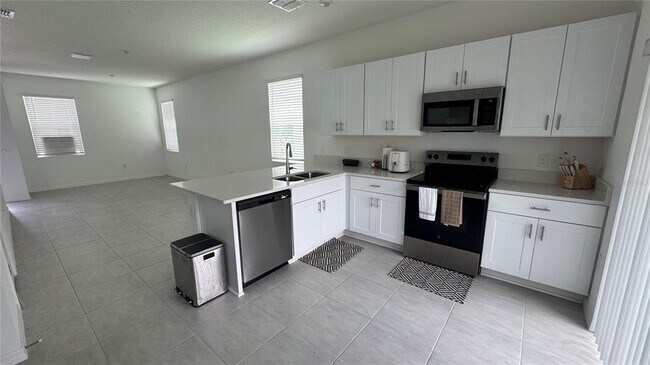 Building Photo - 3010 Skyline Lp