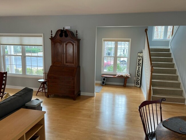 Building Photo - Westbury Park home.