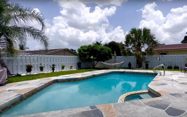 Foto del edificio - Shadow Wood Boulevard, Coral Springs, FL 33071 - 3 BR 2 BA single-family home