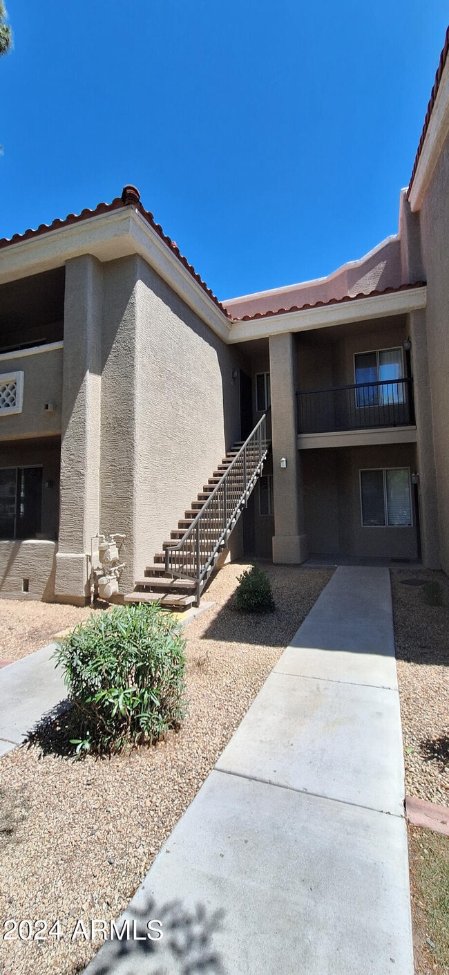 Building Photo - 2929 W Yorkshire Dr