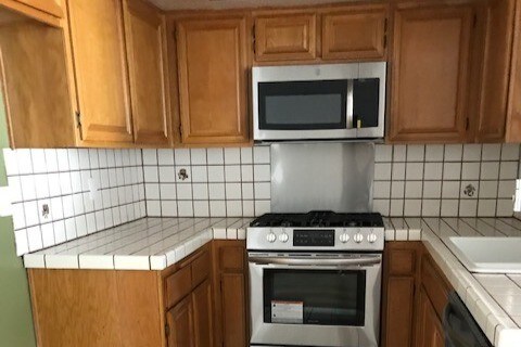 Primary Photo - 12721 Moorpark St