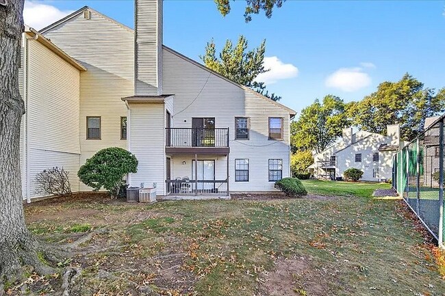 Foto del edificio - 1002 Woodbridge Commons Way