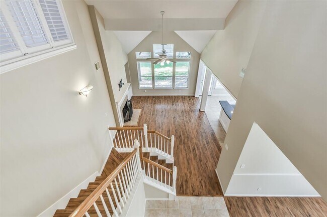Building Photo - 24031 Bonnamere Ln