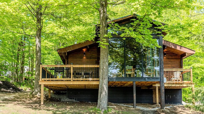 Photo du bâtiment - 2689 Muskoka District Road 118 West