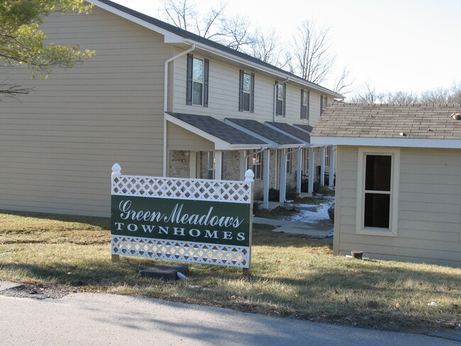 Building Photo - 17 Green Meadows Ln