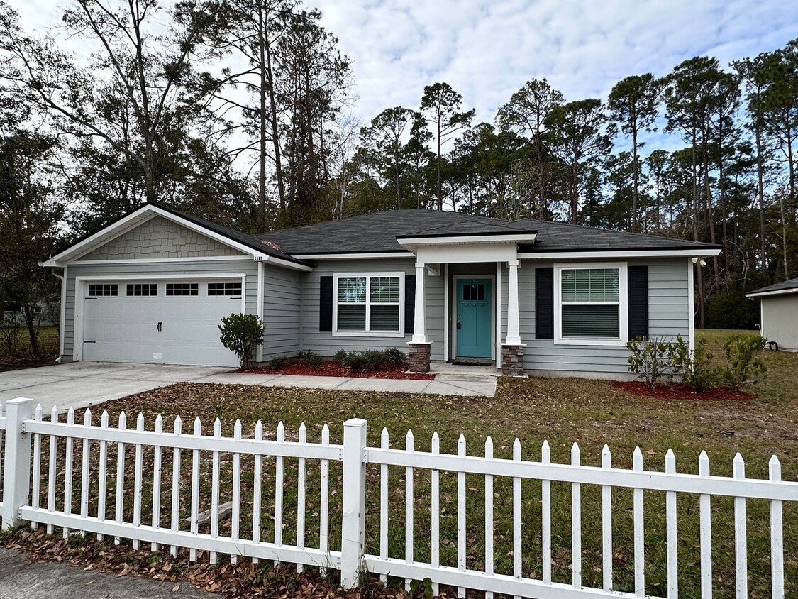 Primary Photo - Four Bedroom Home on Belfort Rd.