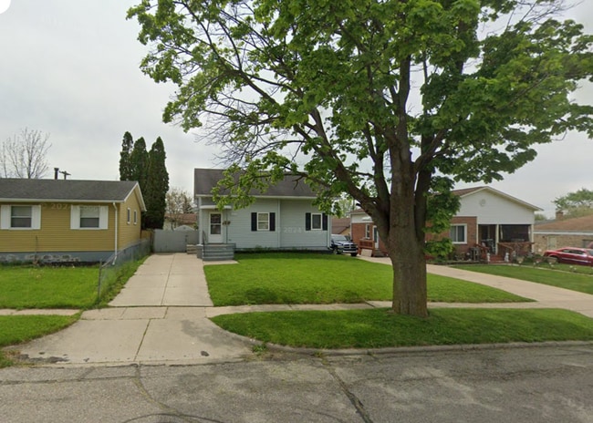 Building Photo - 1043 Madison St