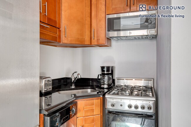 Building Photo - 229 1st Ave