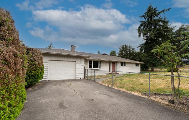 Foto principal - 3 bedroom in Renton WA 98055